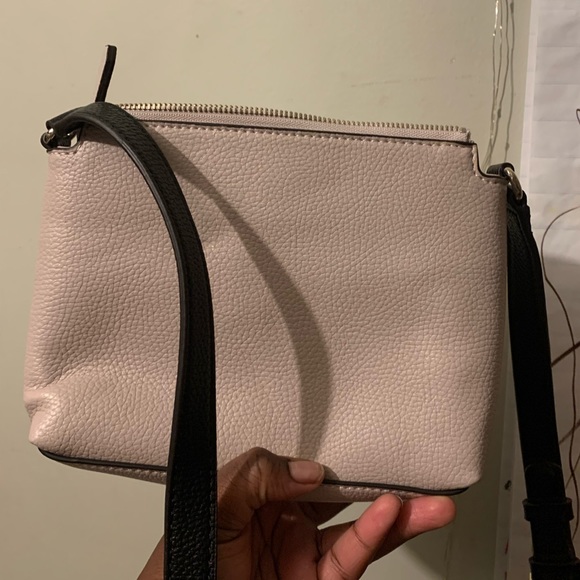 GUESS Becca Double Zip Cross body bag NWOT - Picture 3 of 5